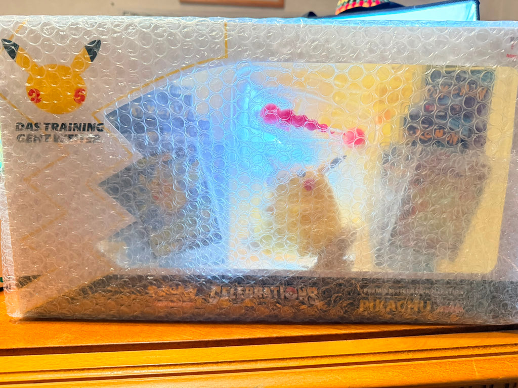Pokémon Celebrations Premium Figure Kollektion Pikachu VMAX 25th Anniversary NEU